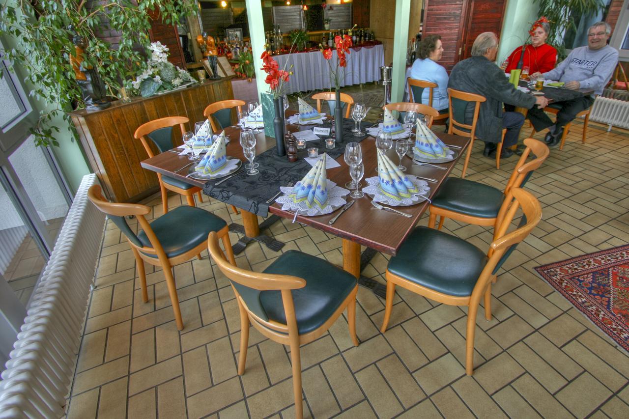Sport Und Tagungshotel Kenzingen Exterior foto