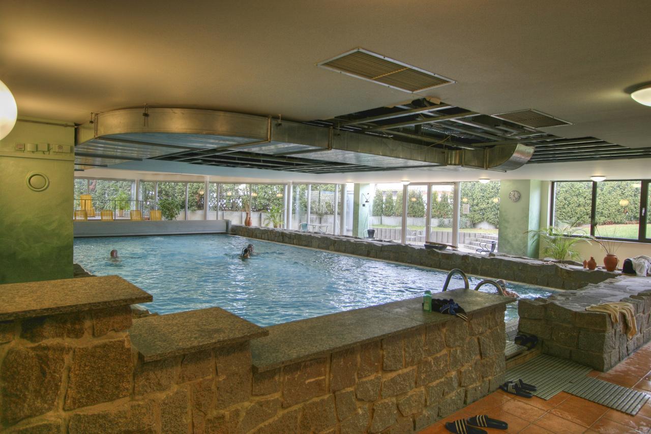 Sport Und Tagungshotel Kenzingen Exterior foto