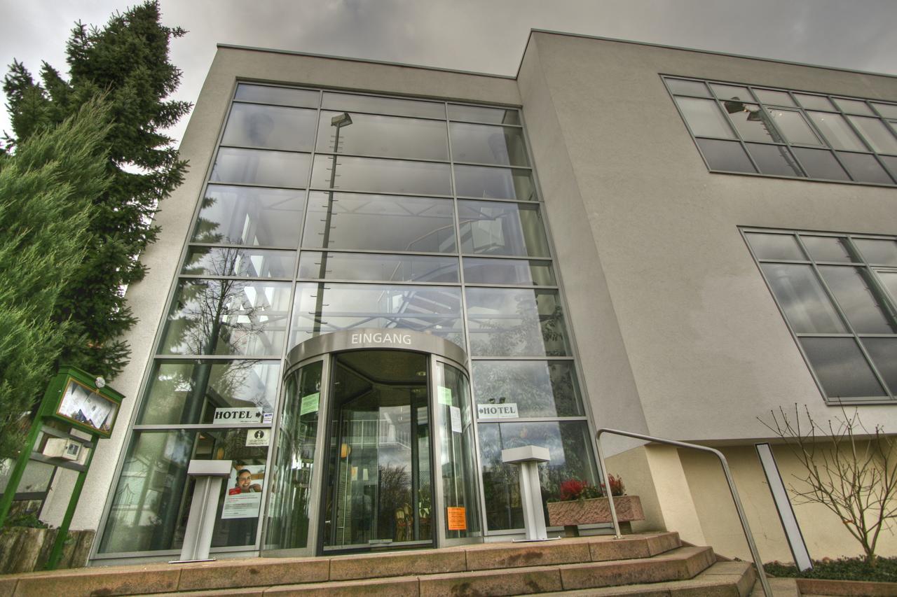Sport Und Tagungshotel Kenzingen Exterior foto