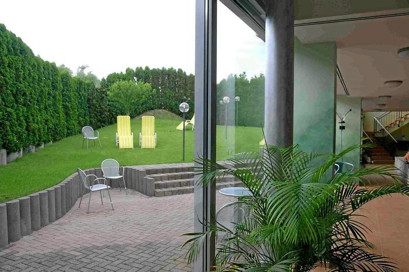 Sport Und Tagungshotel Kenzingen Exterior foto