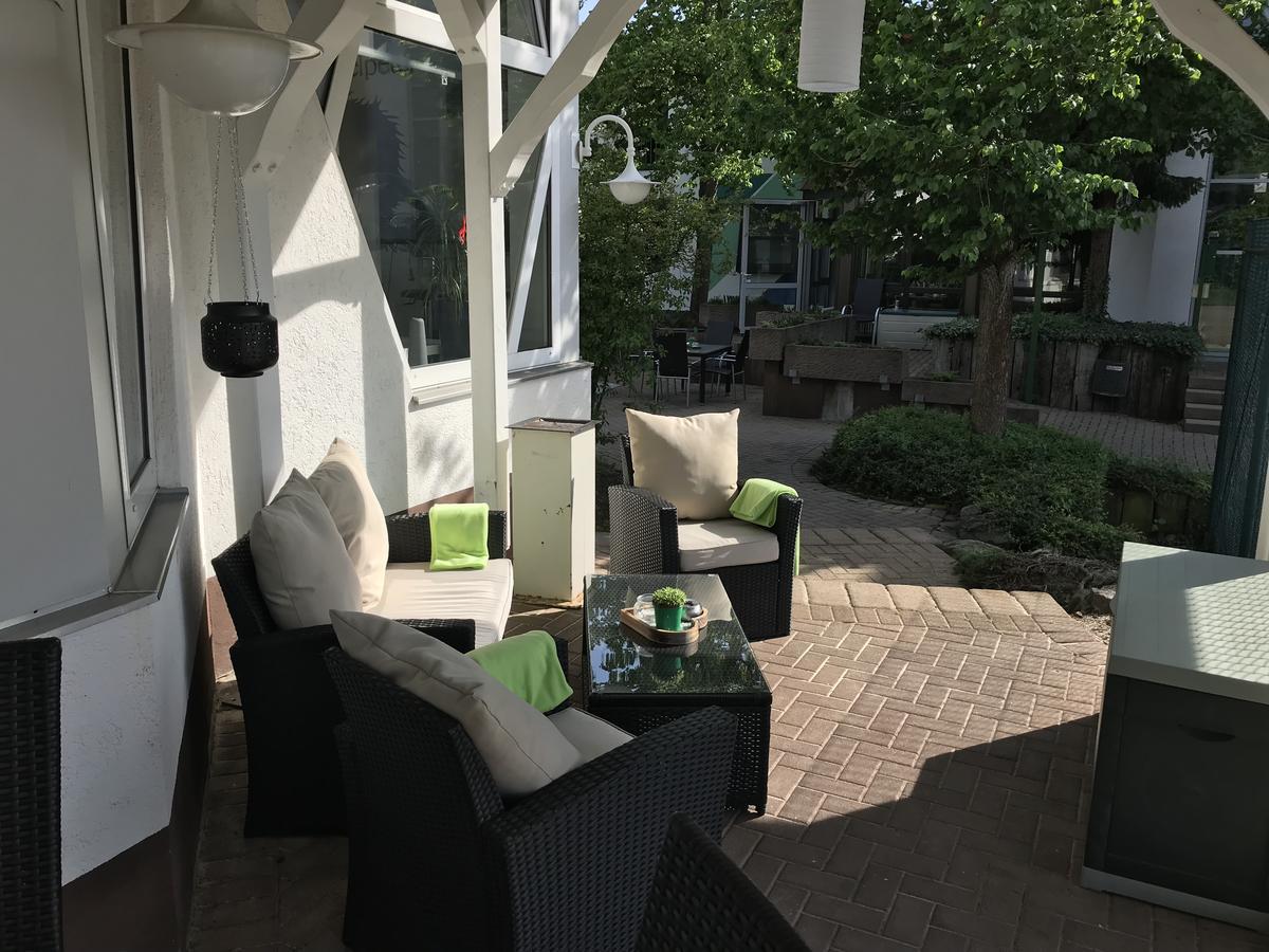 Sport Und Tagungshotel Kenzingen Exterior foto