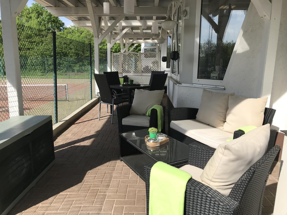 Sport Und Tagungshotel Kenzingen Exterior foto