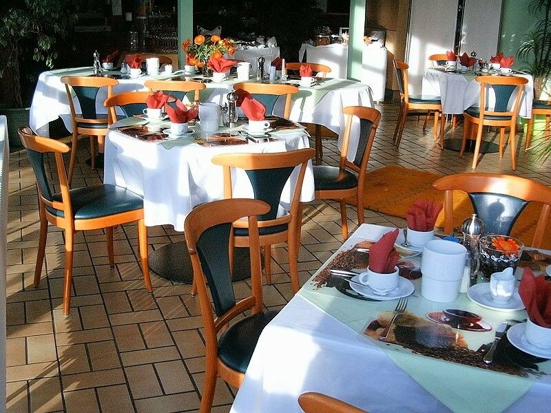Sport Und Tagungshotel Kenzingen Exterior foto